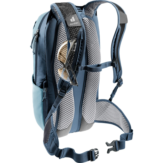 Zaino per bici Deuter Race 12 con sistema Airstripes, tasche laterali, coprizaino antipioggia e portaocchiali.