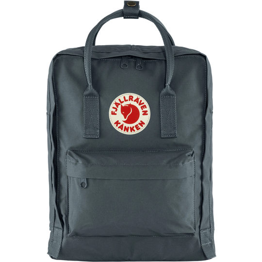Zaino Kånken classico in tessuto Vinylon resistente, grigio scuro, con logo riflettente e tasca anteriore con cerniera.