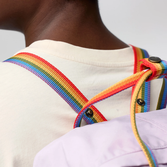 Rainbow straps on Kånken Rainbow backpack.