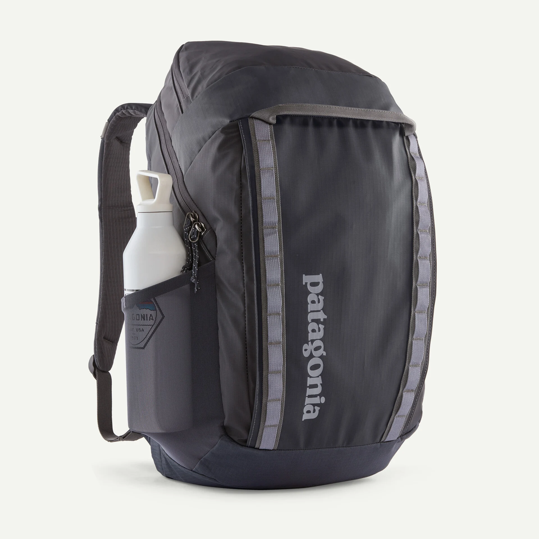 Black Hole Pack 32L: Robust and spacious backpack – Bshop