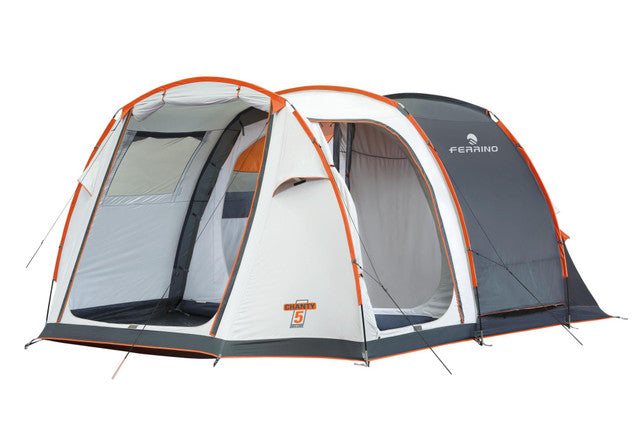 Tenda Chanty 5 Deluxe montata in campeggio forestale