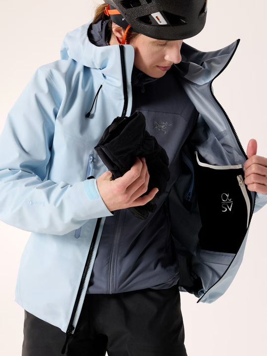 Alpha SV Jacket W in GORE-TEX PRO ePE 100D for extreme alpine conditions and waterproof protection