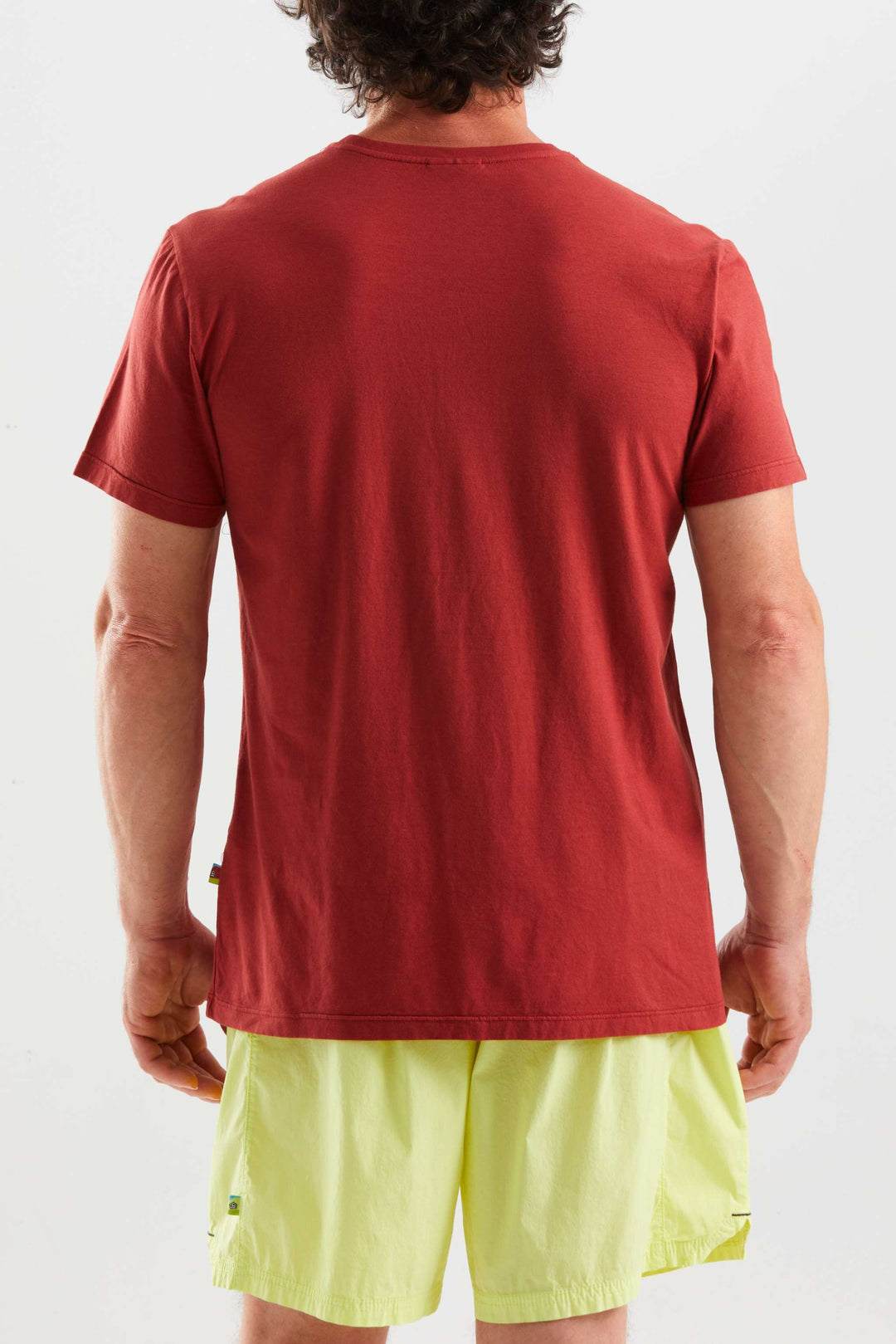 T-shirt jersey leggero in cotone biologico con stampa originale, comfort e libertà di movimento, vestibilità regular fit, made in Italy