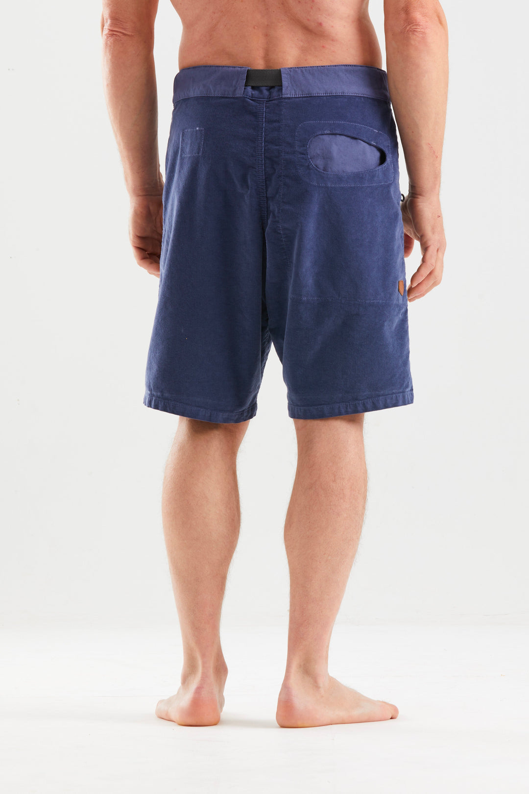 Rondo Belt Short VS outdoor climbing shorts made of organic cotton corduroy with adjustable integrated belt and eco-leather detail