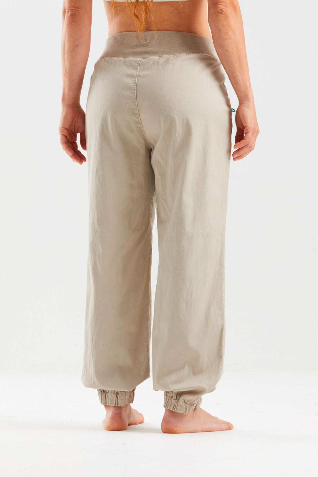 Pantalone tecnico E9 INDI per arrampicata e bouldering in tessuto elasticizzato con taglio ergonomico e vita comoda