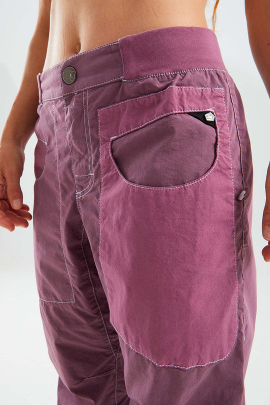 Pantaloni outdoor tecnici in popeline con cotone biologico, tasche a contrasto e vita regolabile per arrampicata e attività outdoor