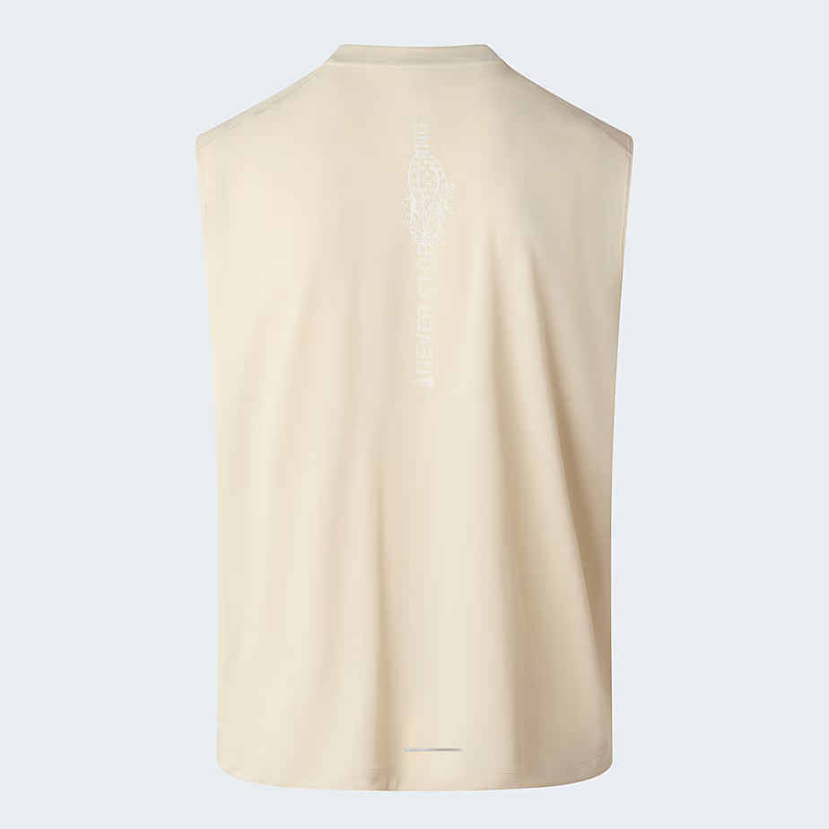 M Lightbright Tank in breathable polyester fabric with FlashDry™ technology for moisture-wicking and comfort during long trail runs