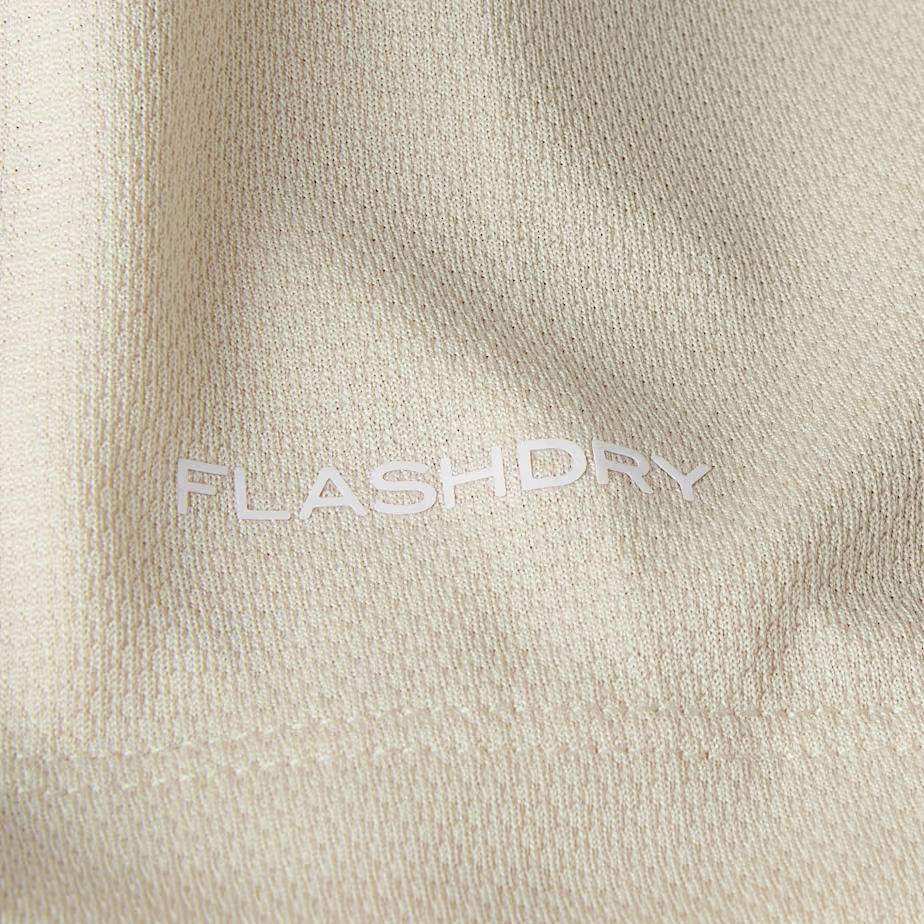 M Lightbright Tank in breathable polyester fabric with FlashDry™ technology for moisture-wicking and comfort on trails