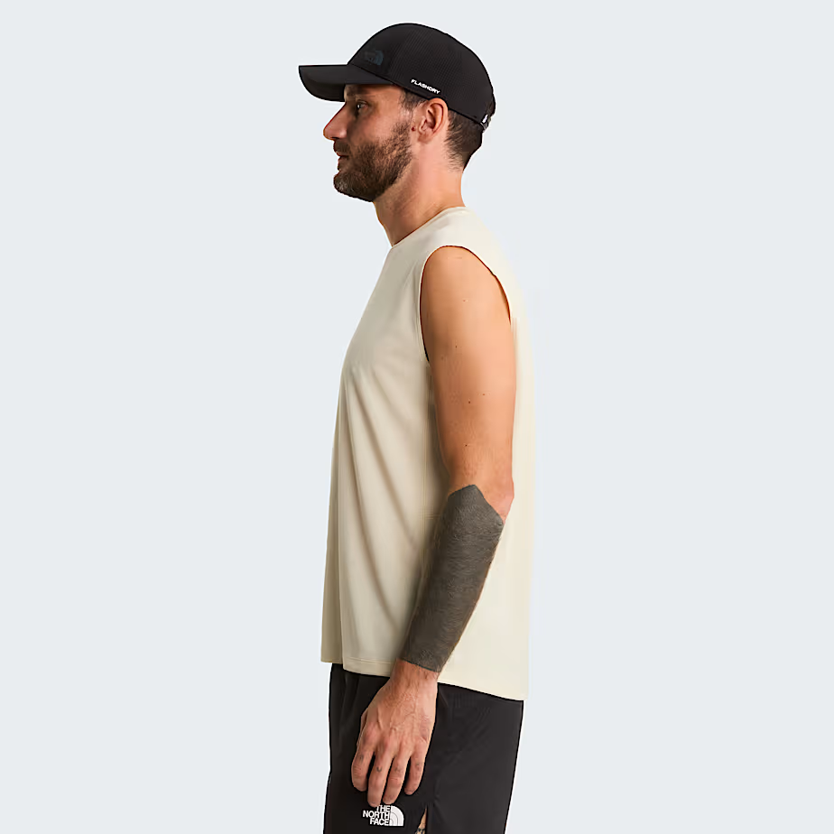 M Lightbright Tank in breathable polyester with FlashDry™ technology for moisture-wicking and comfort during long trail runs
