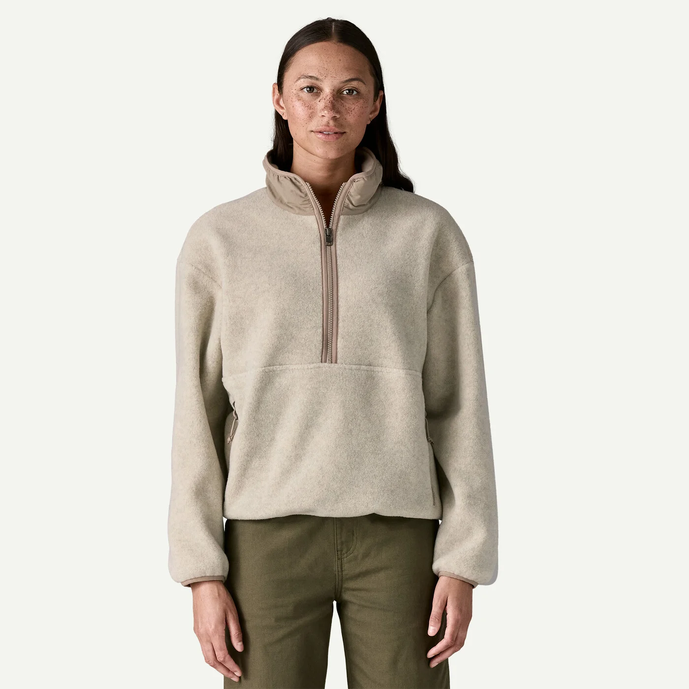W'S Synch Marsupial jacket in 100% recycled polyester Synchilla fleece with kangaroo pocket and semi-full zip