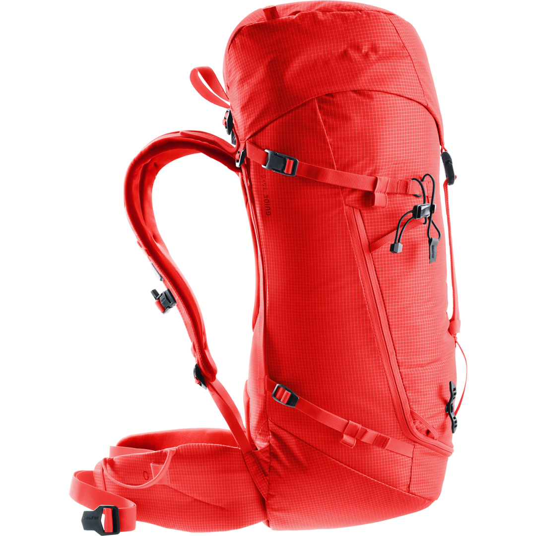 Zaino Deuter Guide 34+6 resistente e versatile per escursioni alpine con cintura staccabile e compatibile con sistemi di idratazione