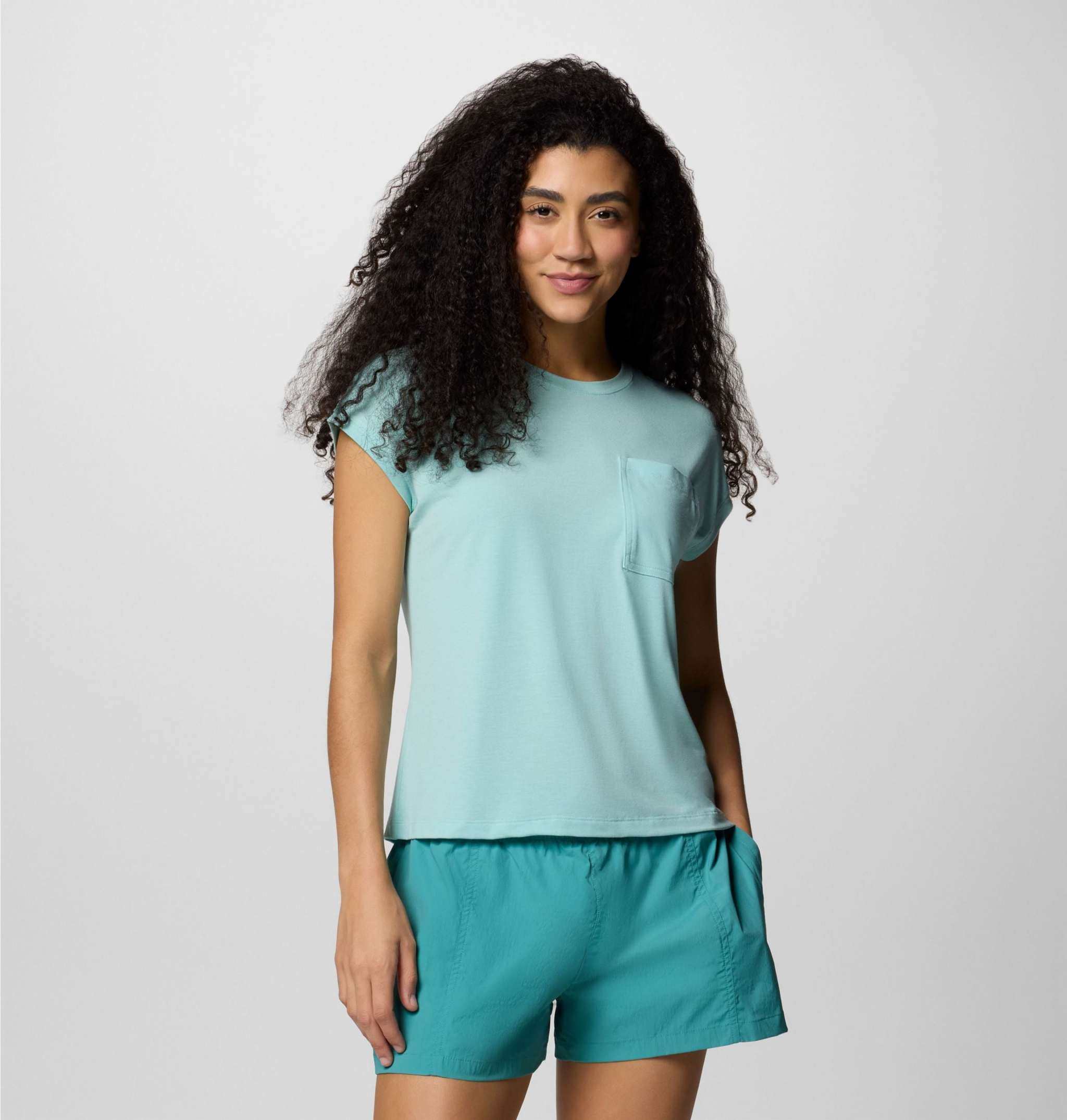 T-shirt Women's Boundless Trek™ a manica corta traspirante in materiale riciclato con tasca sul petto