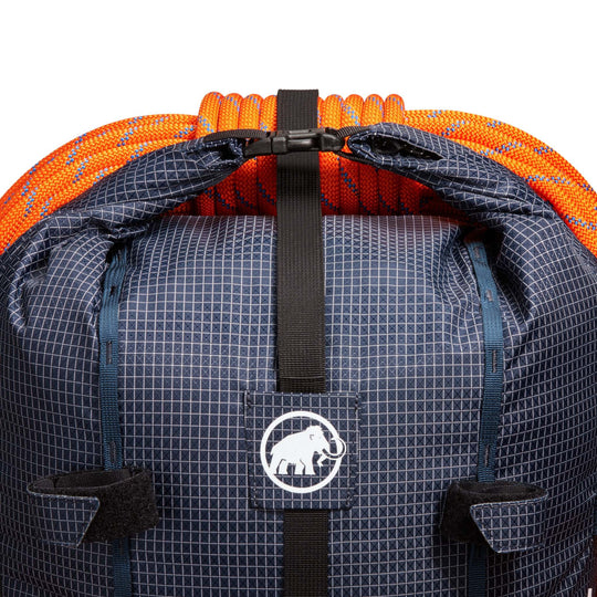 Mammut Trion 28 Women Marine/Black, corda fissata allo zaino