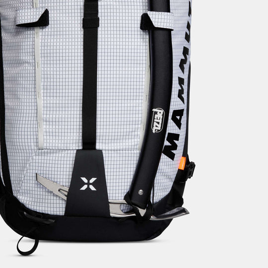 Mammut Trion 38 White/Black - attacchi per piccozze