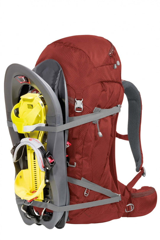 Zaino Finisterre 38 hiking backpack with multiple pockets and innovative ventilation system.