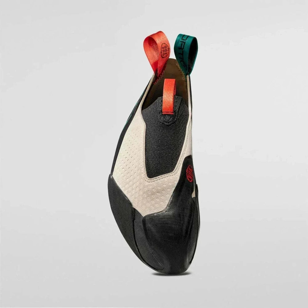 Mantra lightweight indoor climbing shoe for advanced climbers with Vibram XS Grip2 sole and D-Tech technology