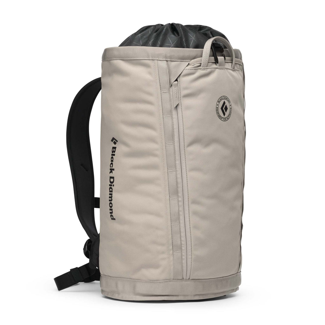 Zaino Street Creek 24 robusto e versatile con custodia per laptop 15" e telo antipioggia integrato