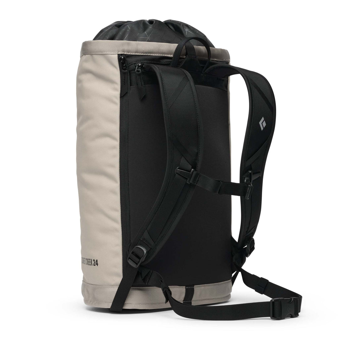 Zaino Street Creek 24 robusto e versatile con custodia laptop 15" e telo antipioggia integrato