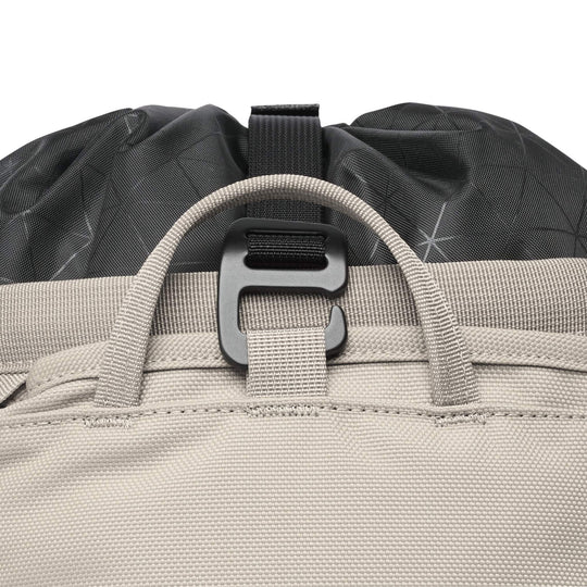 Zaino Street Creek 24 robusto urbano con custodia laptop 15" e telo antipioggia integrato