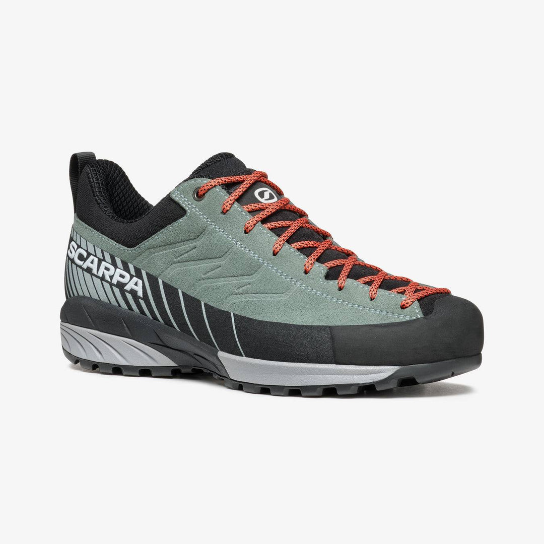 Calzatura femminile tecnica da montagna Mescalito con tomaia in pelle scamosciata idrorepellente e suola Vibram leggera