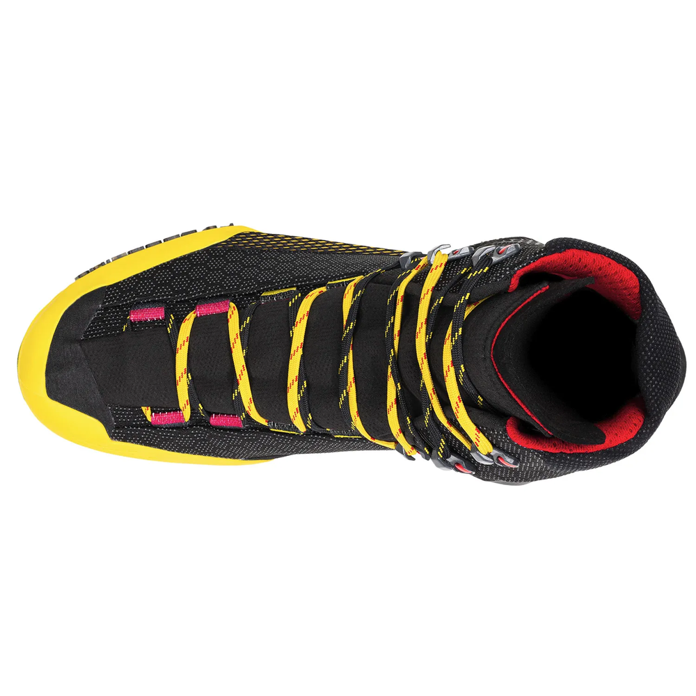 Aequilibrium ST GTX lightweight technical hiking boot with Vibram sole and GORE-TEX lining for trekking and via ferrata