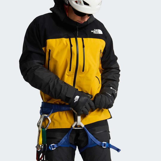 The North Face M Summit Mountain Gtx Pro Jacket – Summit Gold/Tnf Black – dettaglio ALT13