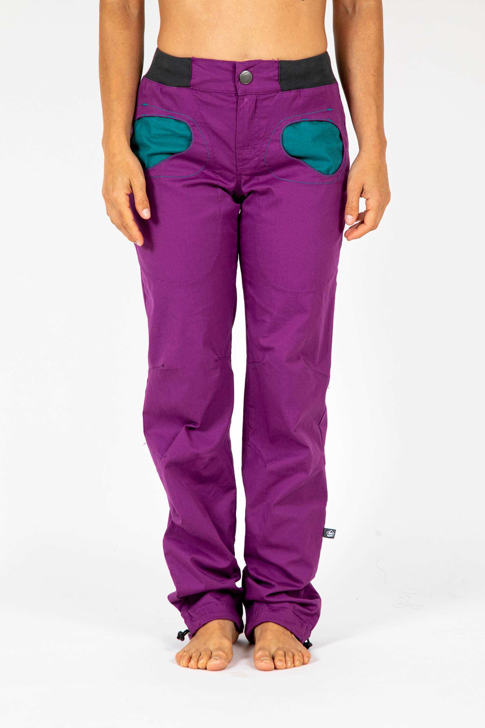 Onda Story slim fit outdoor climbing pants in organic stretch cotton with adjustable waist and leg cuffs, contrast pockets, and dual brush holders, made in Italy.