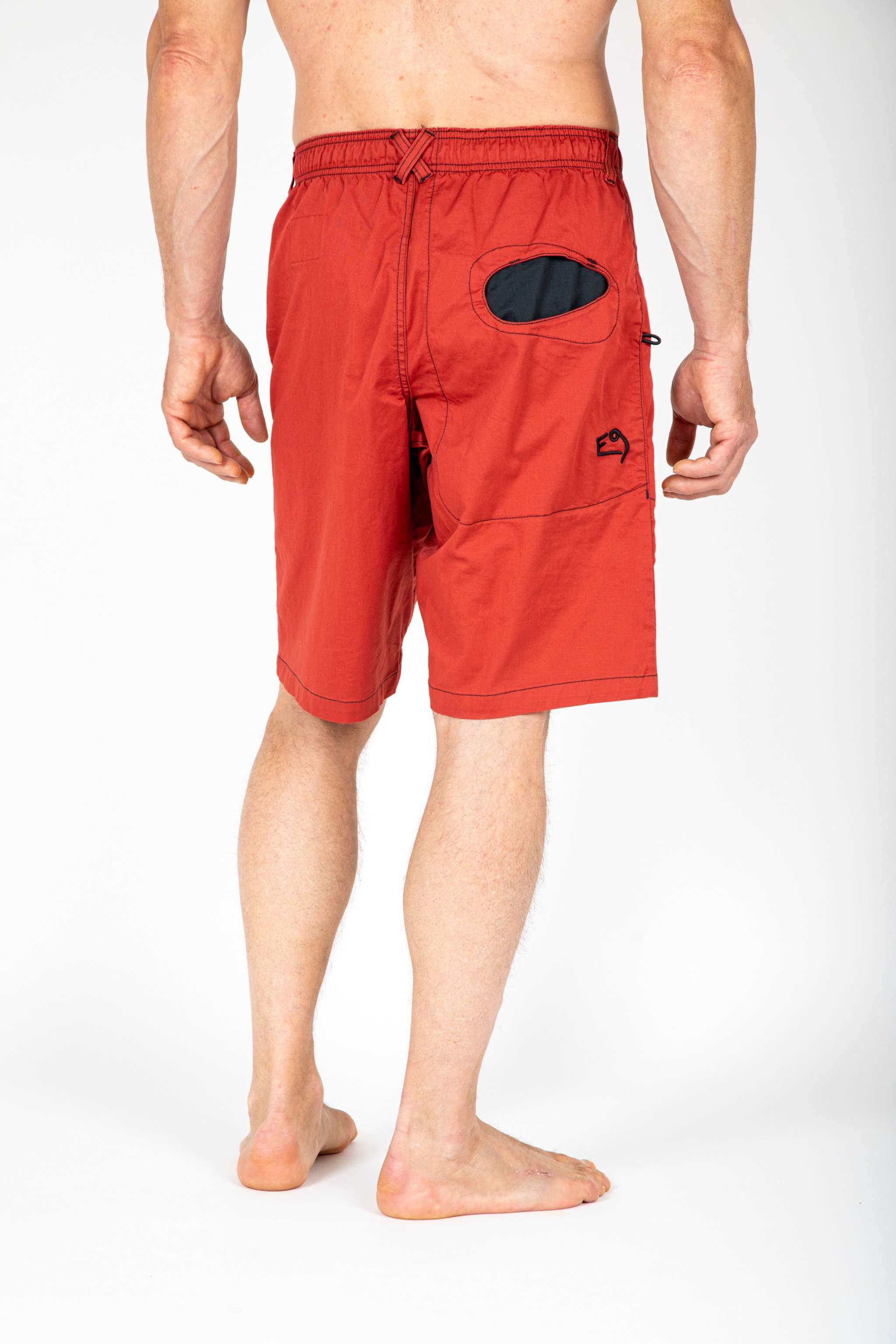 Shorts Rondo Short S in cotone biologico per arrampicata, resistenti e confortevoli con tasche e design urbano.