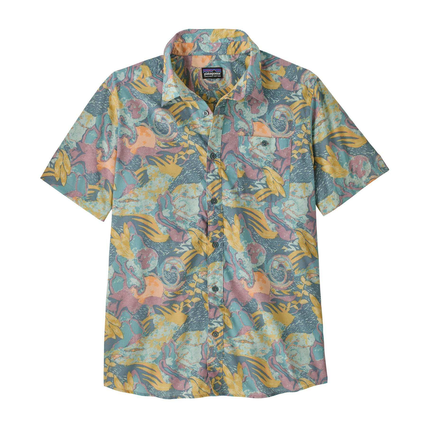 Camicia uomo M's Go To Shirt in cotone organico e poliestere riciclato, leggera e traspirante con tasca sul petto e bottoni frontali.