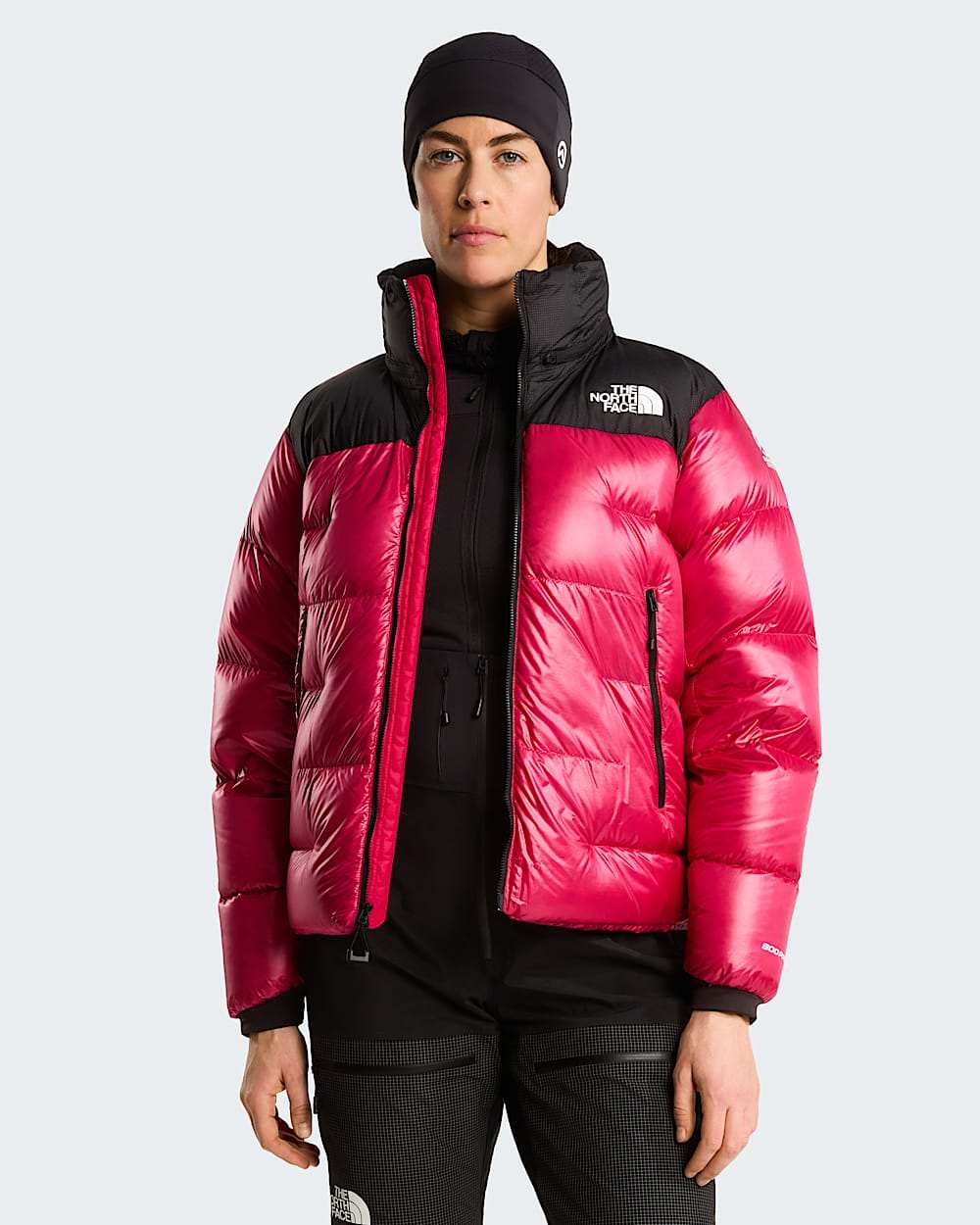 The North Face W Summit Nuptse Jacket NF0A8H3E UL2, TNF Black/Lali Guran - indossata, apertura frontale