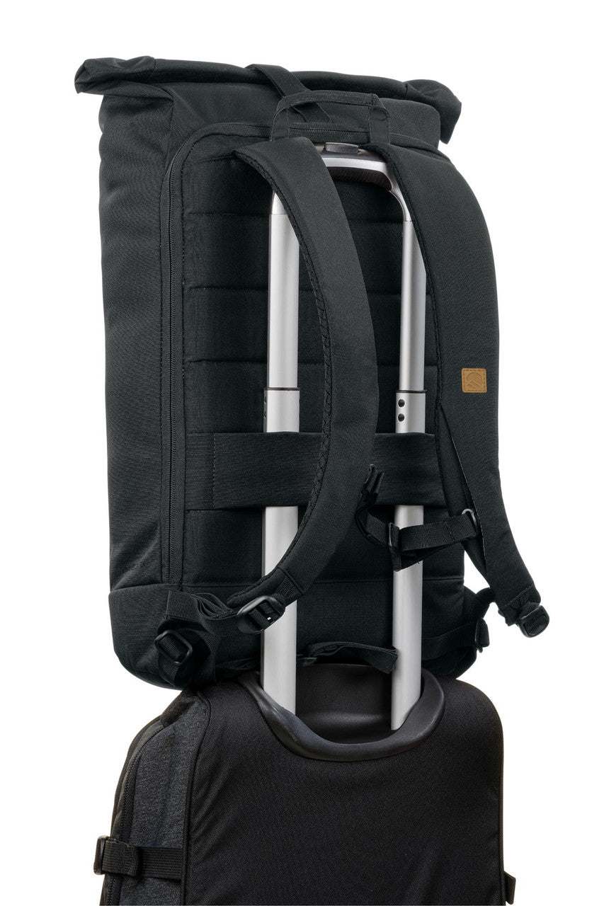 Zaino Connect 22 nero con tasche multiple e design moderno