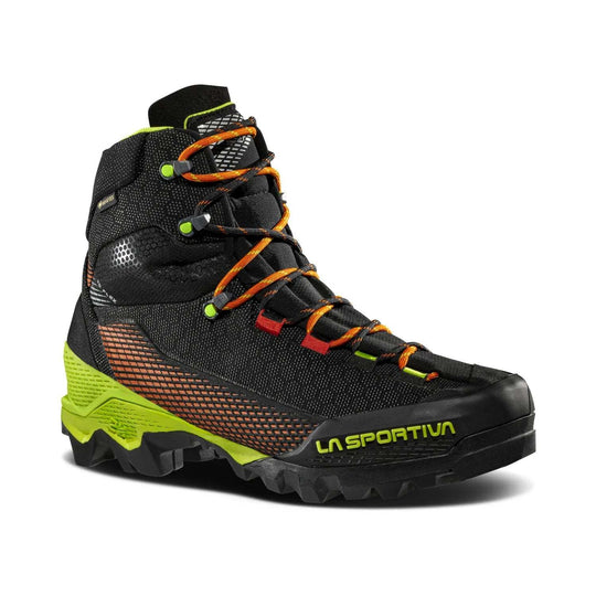 Aequilibrium St GTX hiking boot with ergonomic design and Vibram sole.