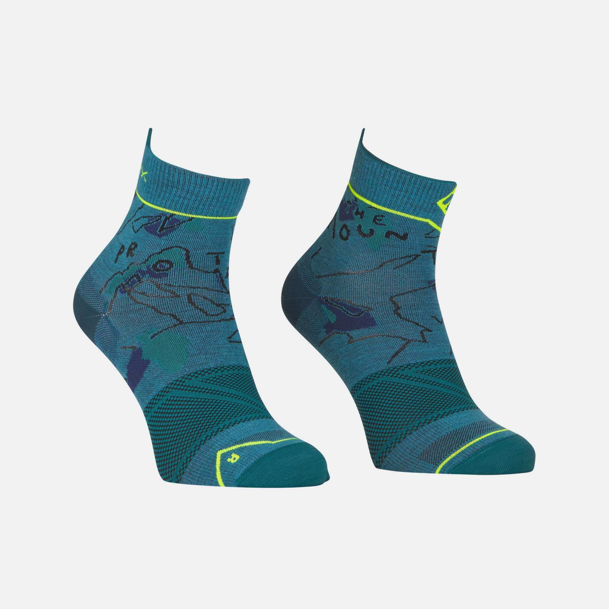 Alpine Light Quarter Socks made of merino wool and synthetic fibers for breathable, comfortable mountain hiking