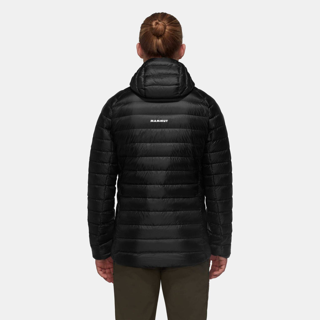 Mammut Broad Peak In Hooded Jacket Men - Black - indossata, vista posteriore