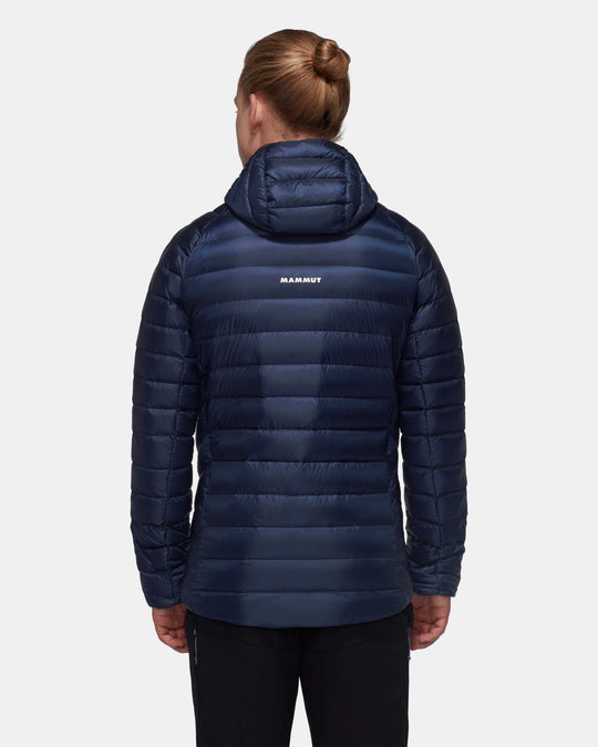 Mammut Broad Peak In Hooded Jacket Men - Marine/Black - indossata, vista posteriore