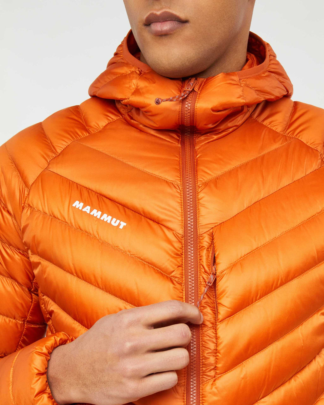 Mammut Broad Peak In Hooded Jacket Men - Autumn Larice - dettaglio colletto e zip