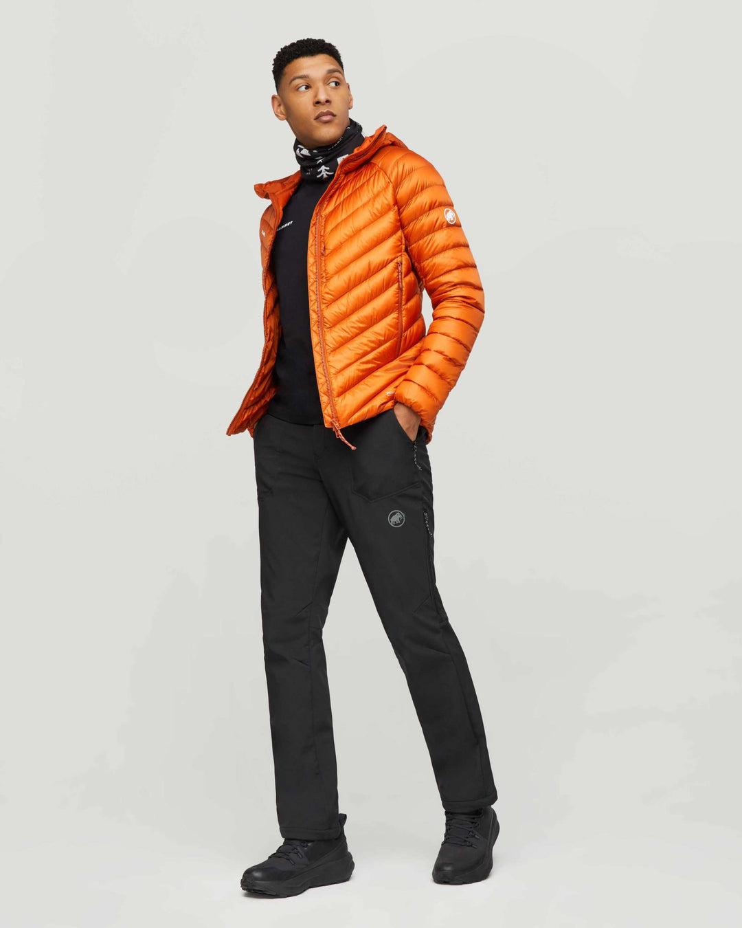 Mammut Broad Peak In Hooded Jacket Men - Autumn Larice - indossata, figura intera
