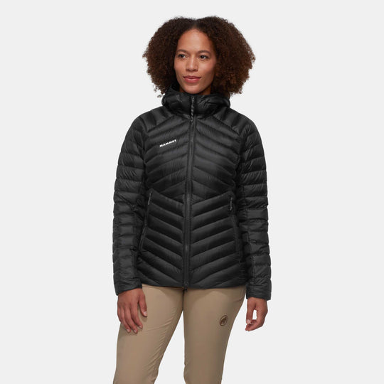 Mammut Broad Peak In Hooded Jacket Women - Black - indossata, vista frontale