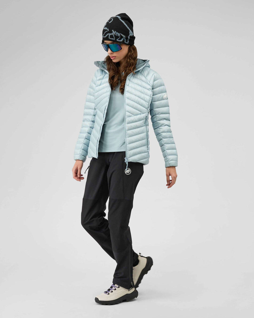 Mammut Broad Peak In Hooded Jacket Women - Nebla - indossata, figura intera