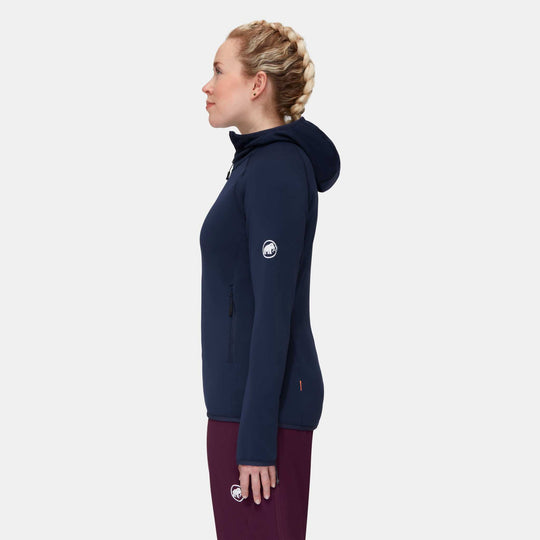 Mammut Aconcagua Ml Hooded Jacket Women - Marine - indossata, vista laterale