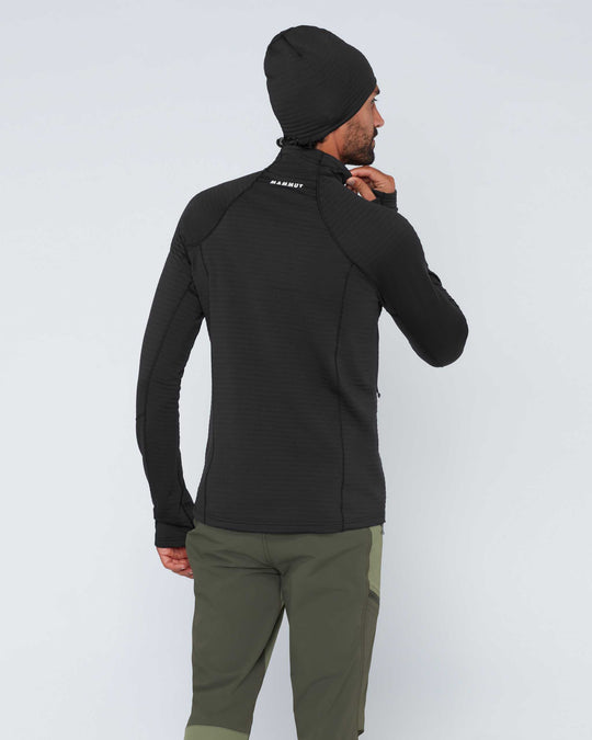 Mammut Taiss ML Jacket Men Black – indossata, vista posteriore