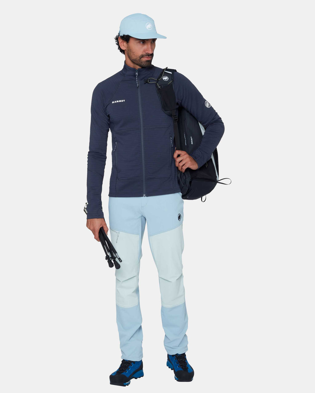 Mammut Taiss ML Jacket Men Marine – indossata, figura intera