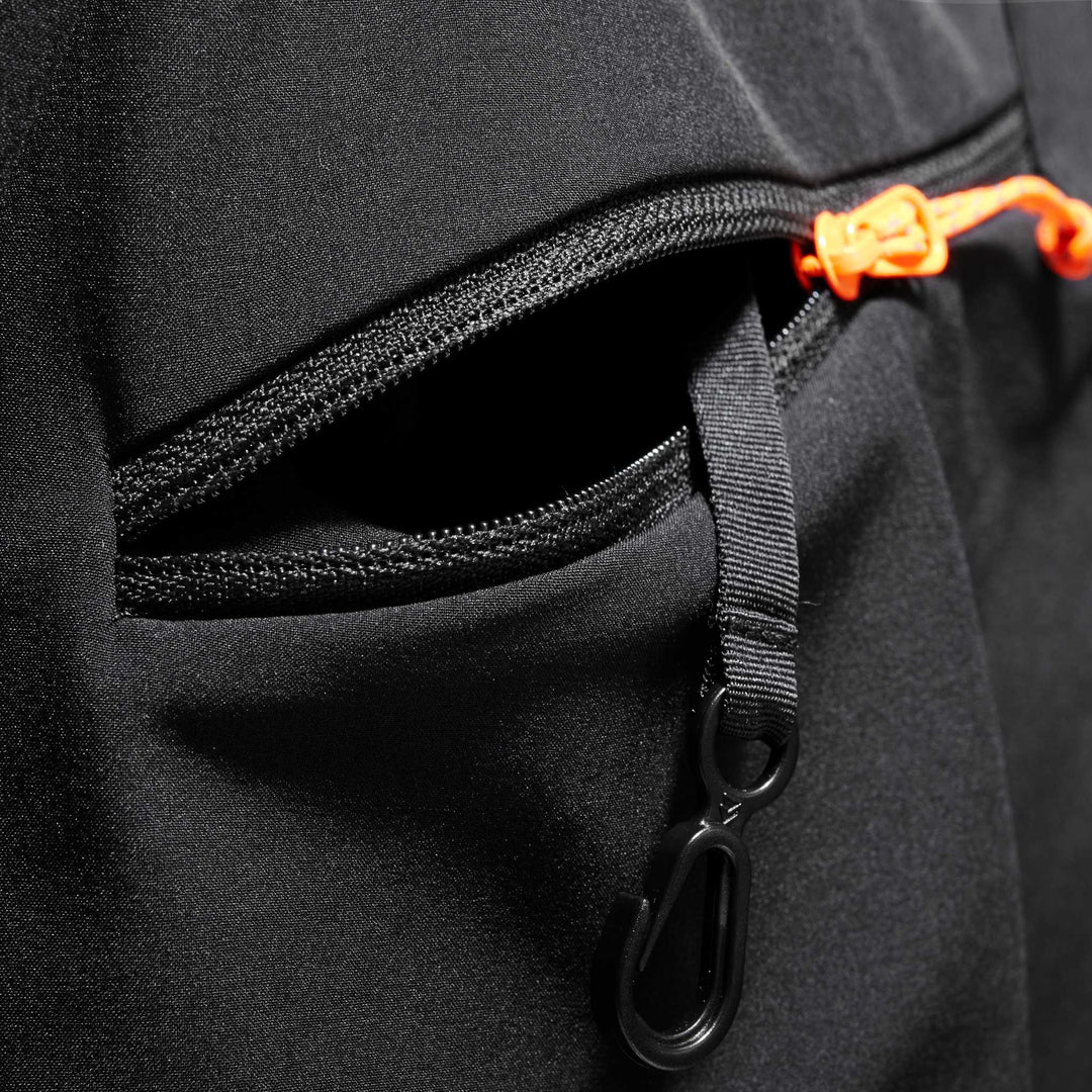 Mammut Taiss Guide SO Pants Men Black – dettaglio tasca sulla coscia
