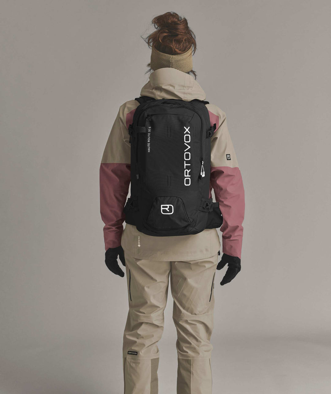 Ortovox Haute Route 30 S Black Raven, indossato, vista posteriore