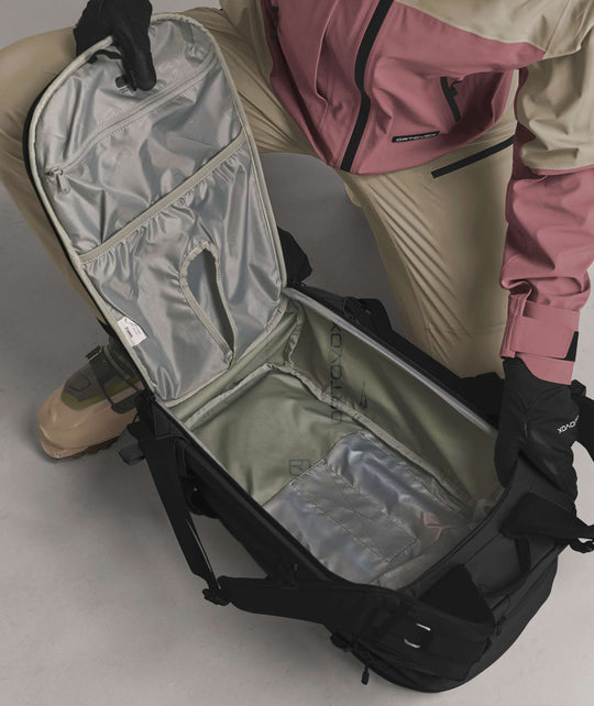 Ortovox Haute Route 30 S Black Raven, accesso dorsale al comparto principale
