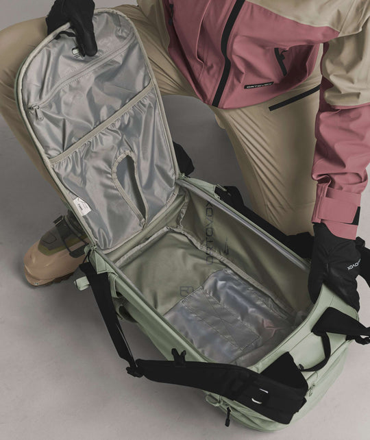 Ortovox Haute Route 30 S Green Sage, accesso dorsale al comparto principale