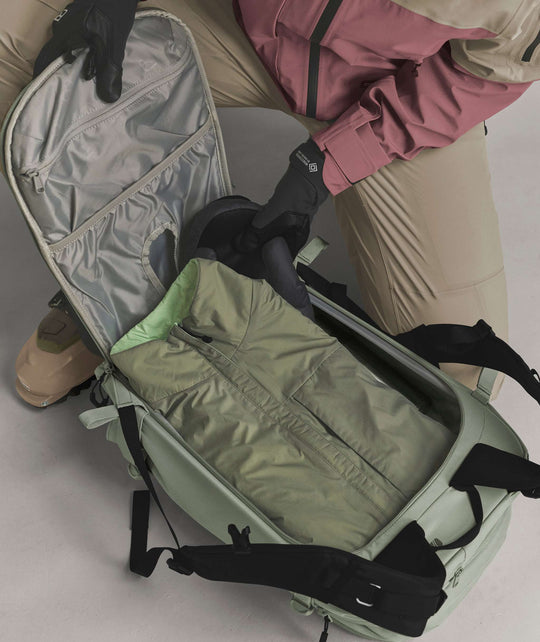 Ortovox Haute Route 30 S Green Sage, comparto principale aperto con equipaggiamento