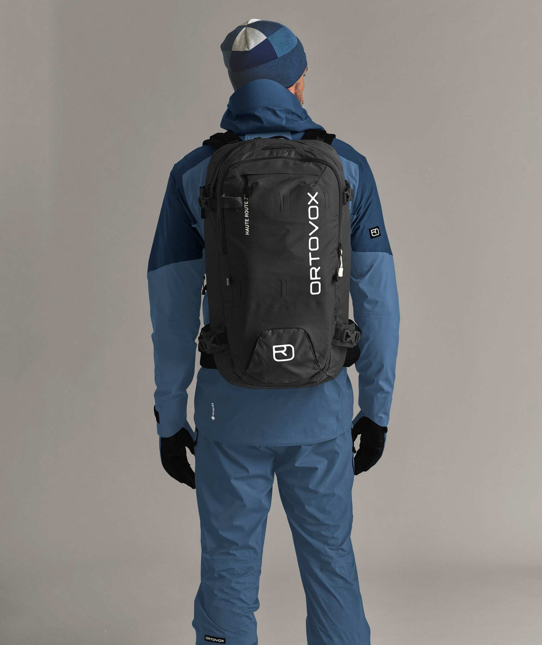 Ortovox Haute Route 32 Black Raven, indossato, vista posteriore
