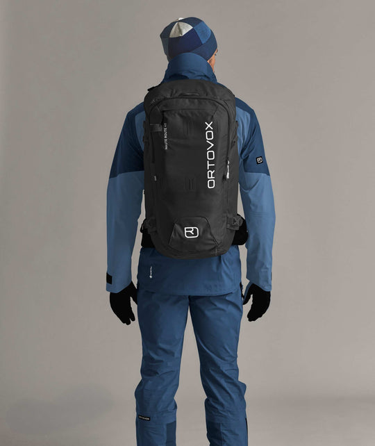 Ortovox Haute Route 40 Black Raven, indossato, vista posteriore