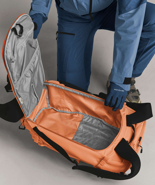Ortovox Haute Route 40 Faded Tangerine, accesso dorsale al comparto principale